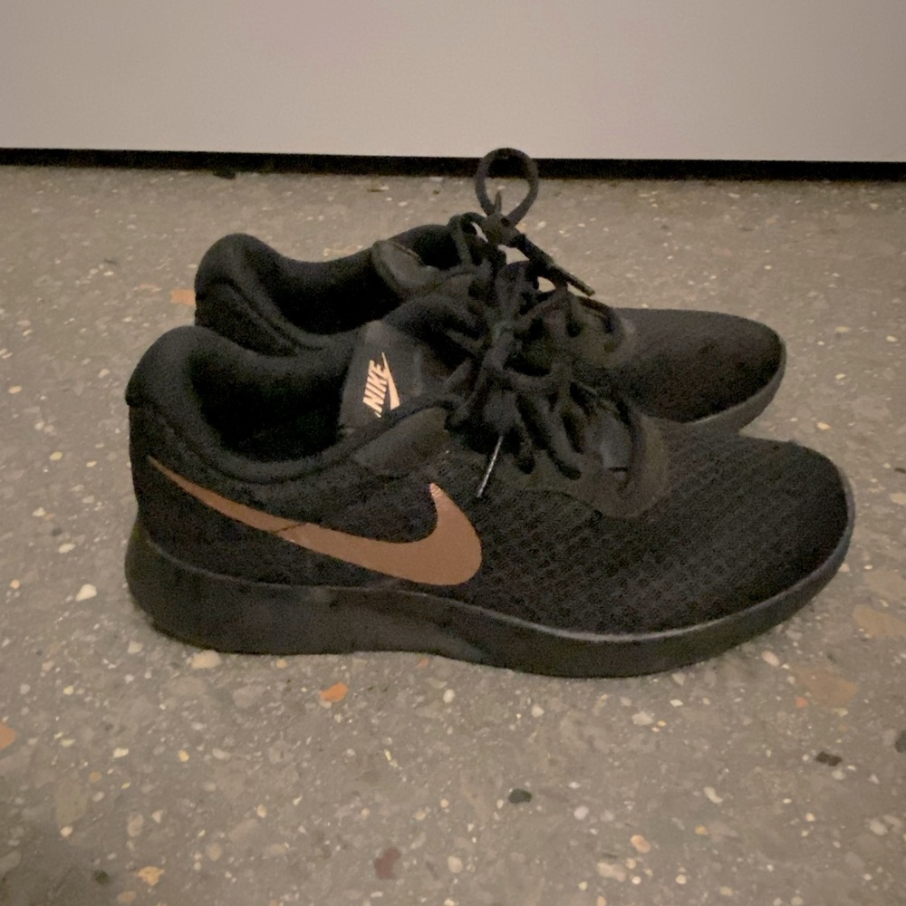 Nike Tanjun Running Sneakers